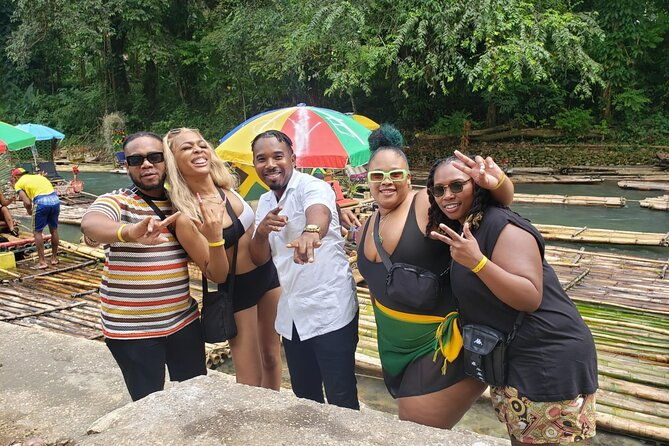 bamboo-river-rafting-with-limestone-foot-massage-2