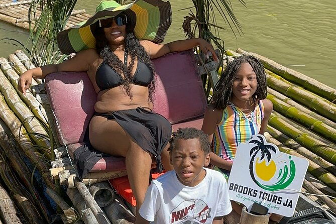 bamboo-river-rafting-with-limestone-foot-massage