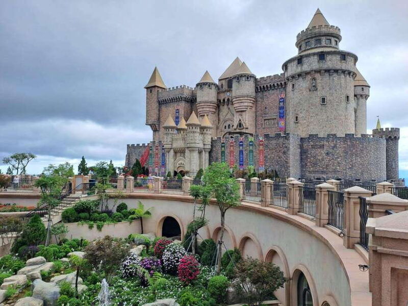 bana-hills-golden-hand-bridge-private-tour