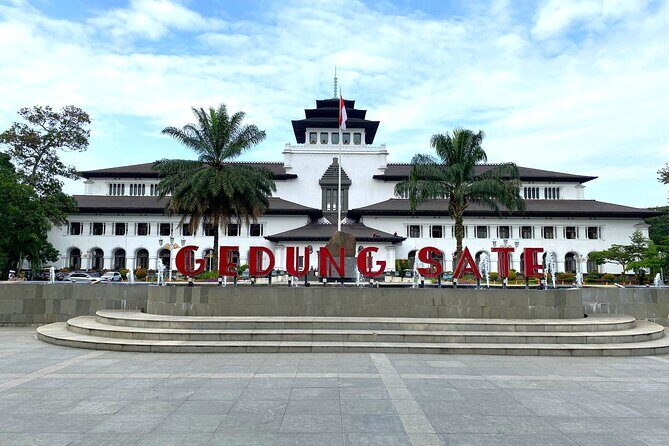 Bandung City Tour with High-Speed Rail (Whoosh) from Jakarta - Exploring the Bandung City Tour with High-Speed Rail (Whoosh) from Jakarta