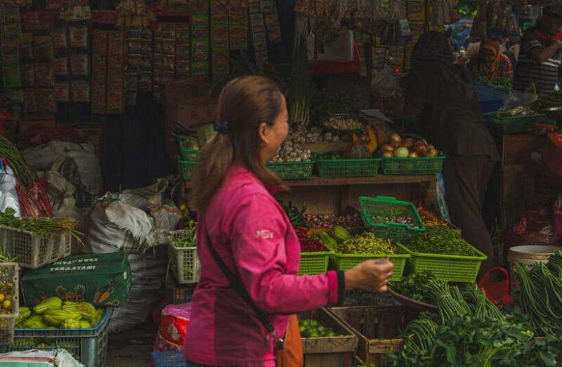 bandung-cultural-walk-riverfront-to-market-streets