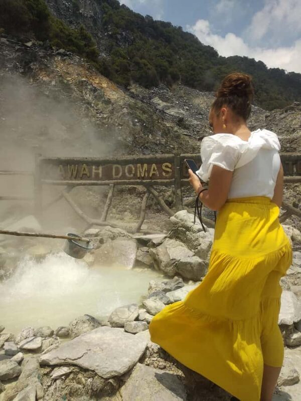 Bandung : Trip of Volcano Active Mountain Tour Guide - Who Should Consider This Tour?