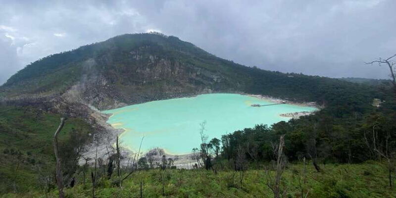 bandung-volcano-hot-spring-mud-bath-tea-plantation