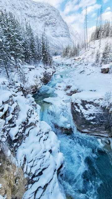 banff-canmore-johnston-canyon-marble-canyon