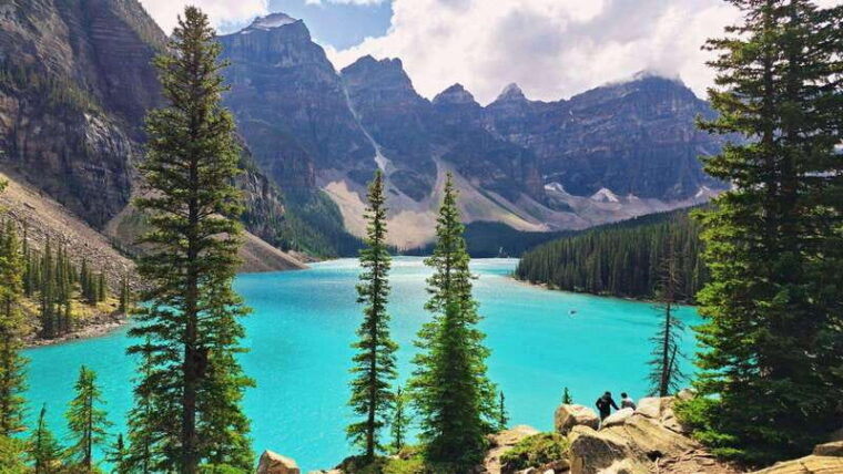 banff-canmore-moraine-lake-lake-louise-hike-canoe-sightsee