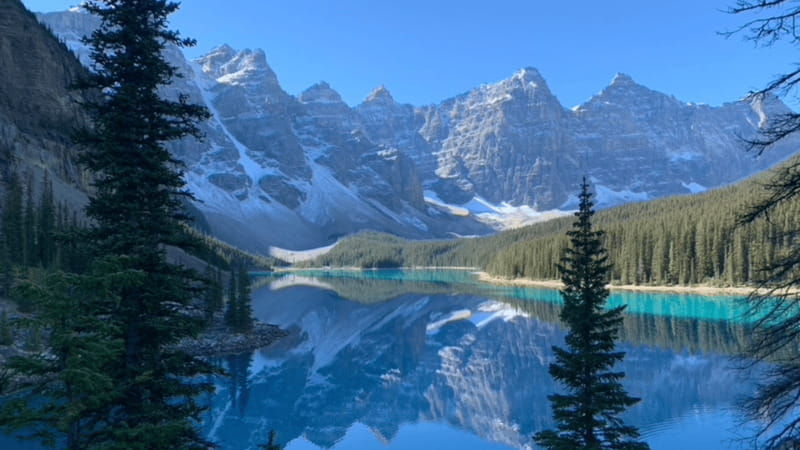 banff-canmore-sunrise-experience-at-moraine-lake