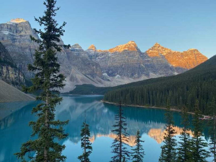 banff-canmore-sunrise-experience-at-moraine-lake