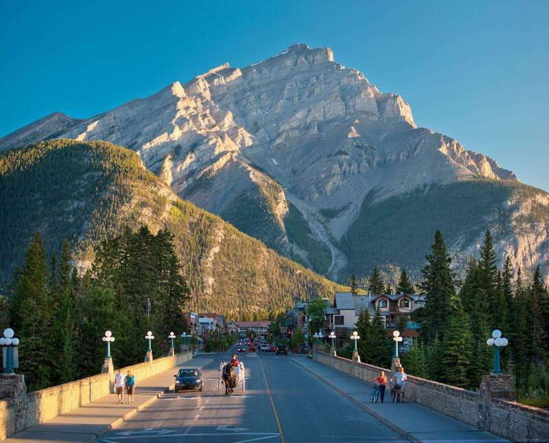 banff-history-tour-with-private-group-museum-tours-entry