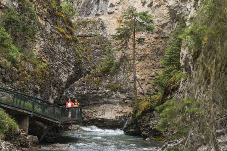 banff-in-depth-banff-area-canyon-day-tour