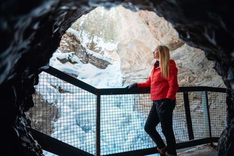 banff-morning-or-afternoon-johnston-canyon-icewalk