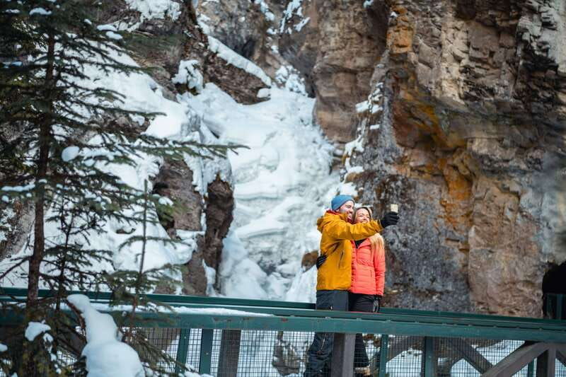banff-morning-or-afternoon-johnston-canyon-icewalk