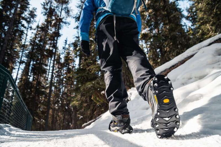 banff-morning-or-afternoon-johnston-canyon-icewalk