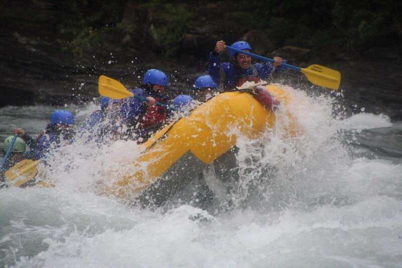 banff-morning-whitewater-rafting-tour-in-horseshoe-canyon