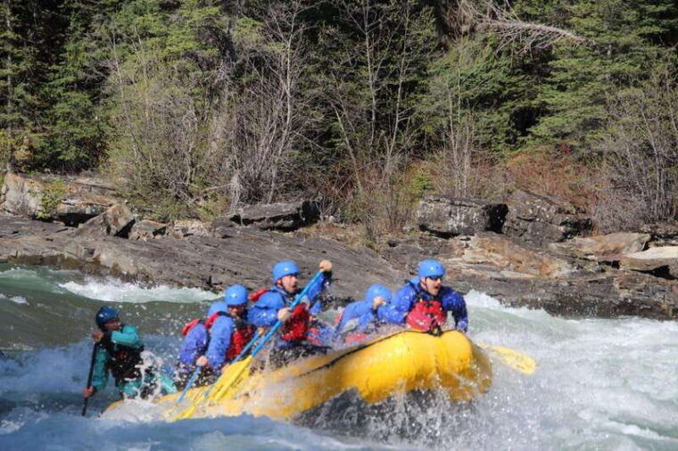 banff-morning-whitewater-rafting-tour-in-horseshoe-canyon