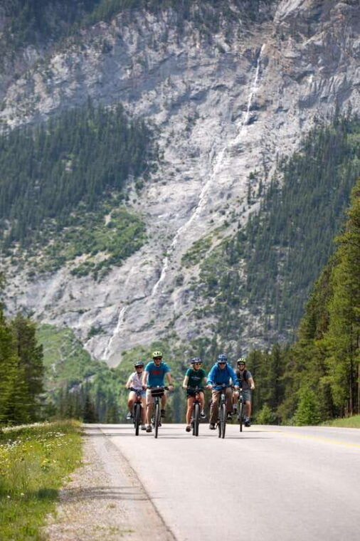 banff-mountain-lakeside-guided-e-bike-tour