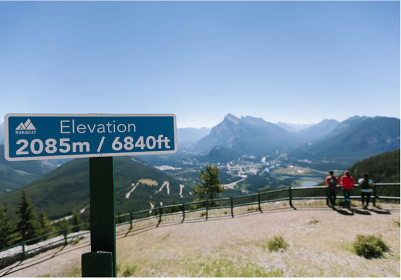 banff-sightseeing-chairlift-ride-high-above-banff