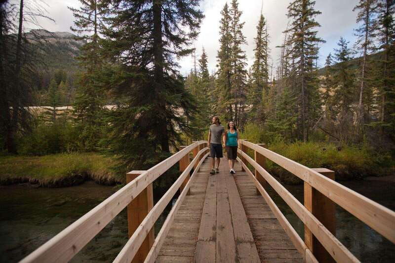 banff-thermal-waters-and-hidden-waterfalls-3hr-walk