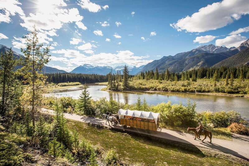 banff-wagon-ride-with-cowboy-cookout-bbq