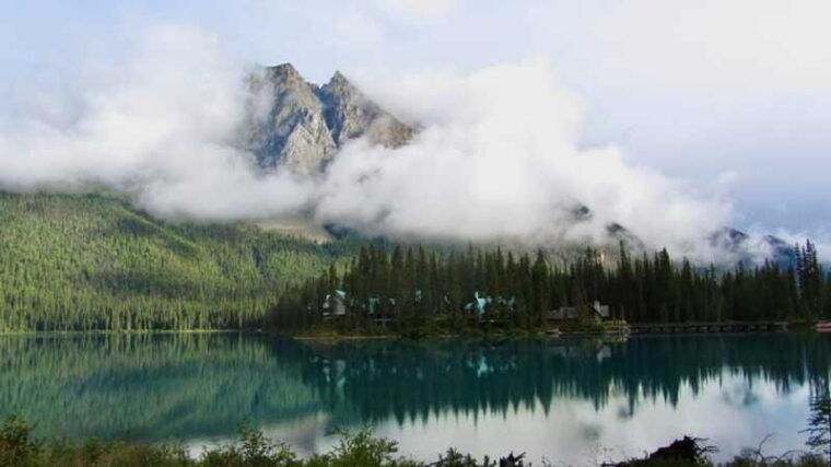 banff-waterfalls-tour-in-banff-yoho-national-parks