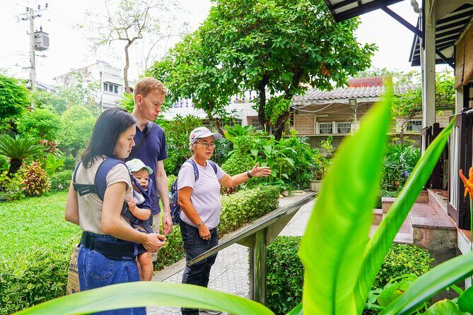 Bang Rak Backstreets: Local Bites & Culture Walking Tour - The Experience in Detail