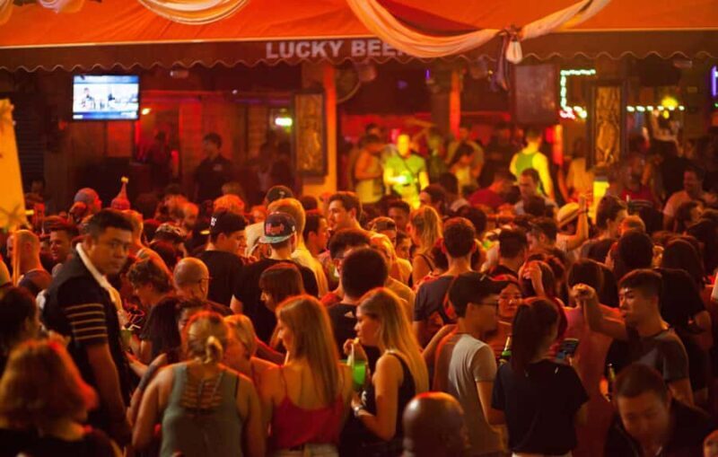 Bangalore Guided Pub-Hopping Experience: Walk, Drink, Repeat - An in-depth look at the Bangalore Pub Crawl Experience