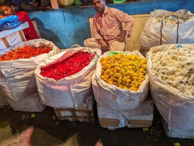 Bangalore: Palace, Temples, Fort & Markets Walking Tour - Key Points