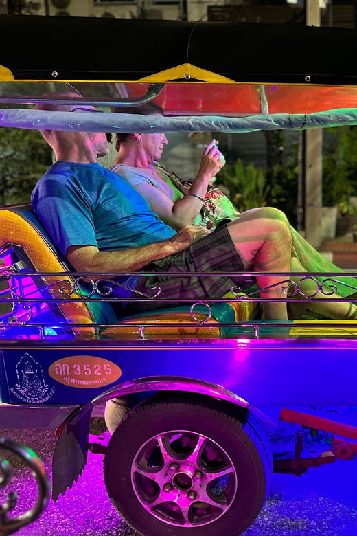 bangkok-a-4-hours-tuk-tuk-sightseeing-tour-iconic-landmarks