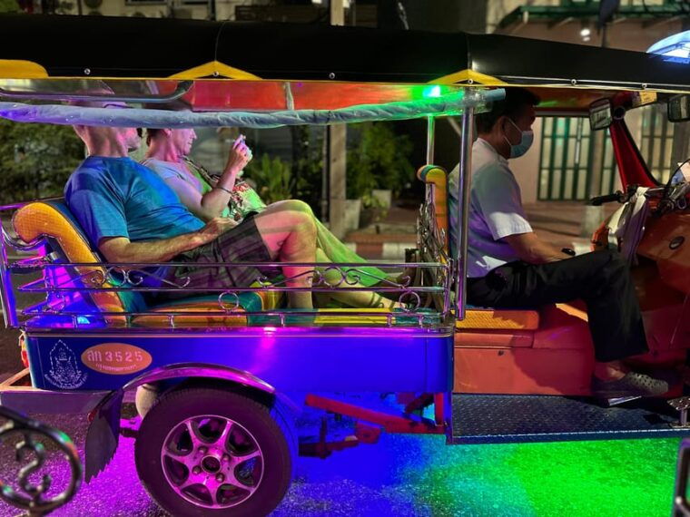 bangkok-a-4-hours-tuk-tuk-sightseeing-tour-iconic-landmarks