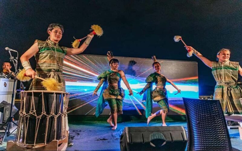 Bangkok: Alangka Luxury Cruise with Buffet and Live Music - The Experience at a Glance