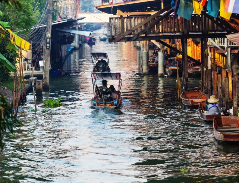 bangkok-amphawa-floating-railway-markets-guided-day-tour