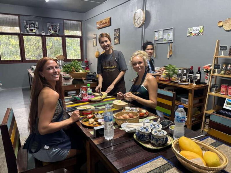 Bangkok: Authentic Thai Cooking Class - Cozy, Hands-On - Key Points