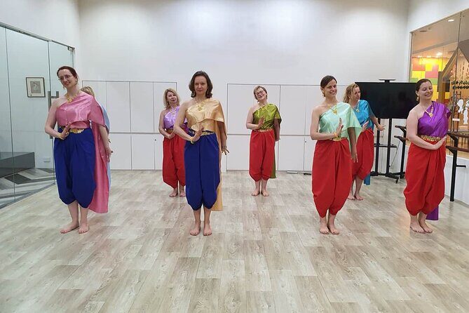 Bangkok Authentic Thai Dance Class at Thai Glam Studio - The Sum Up