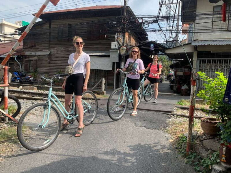 bangkok-backstreets-and-hidden-gems-bike-tour