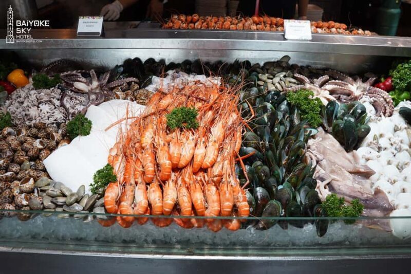 Bangkok : Baiyoke Sky Lunch Buffet 82nd Floor Crystal Grill - Practical Aspects and Tips