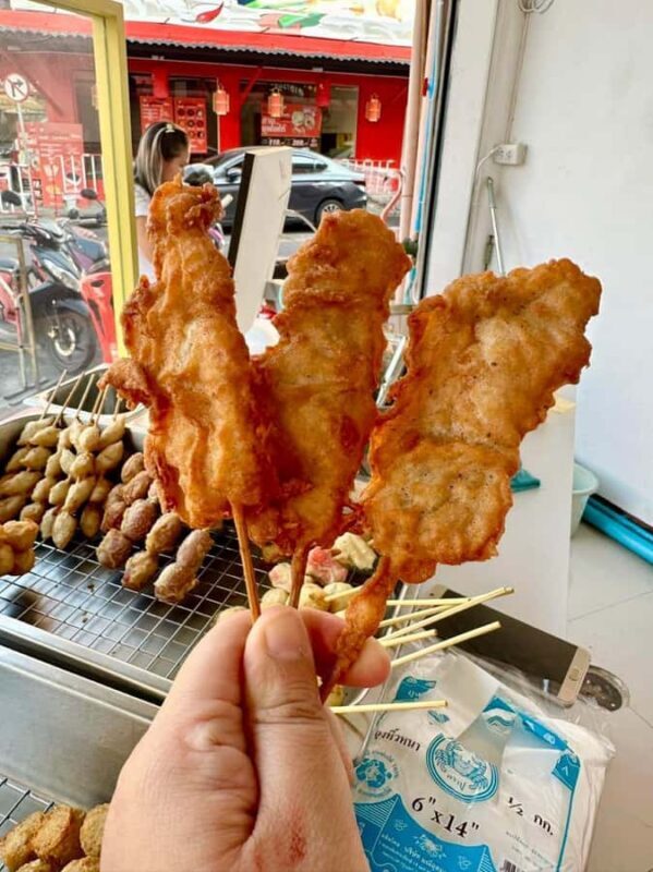 Bangkok: Banthat Thong Road Food Tour with Rooftop Drink - FAQ