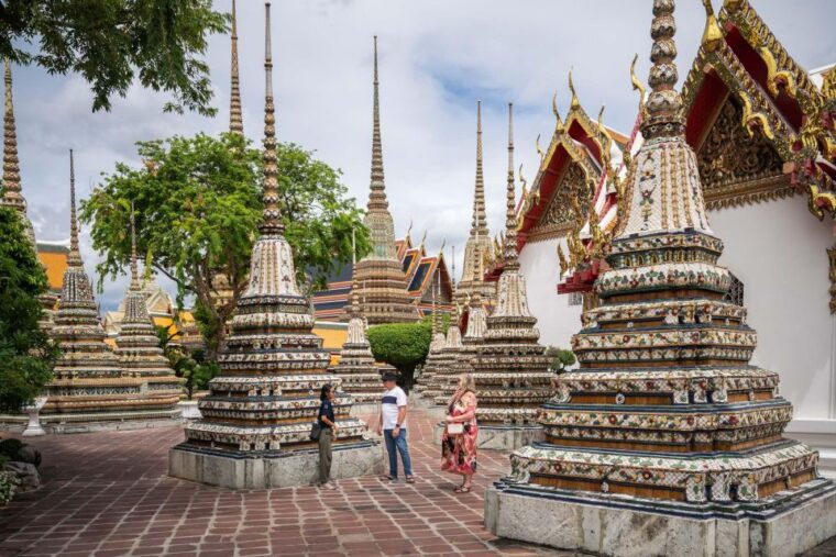 bangkok-canals-tour-wat-arun-chao-phraya-by-longtail-boat