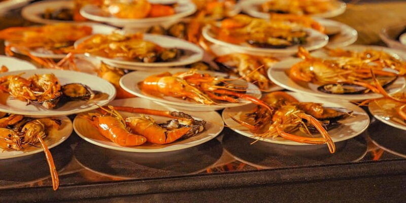 bangkok-carnival-party-dinner-cruise-on-the-chao-phraya