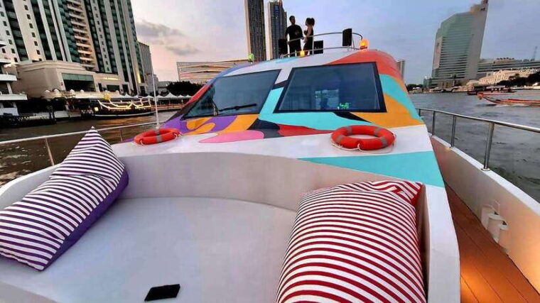 bangkok-chao-phraya-booze-cruise-with-unlimited-drinks