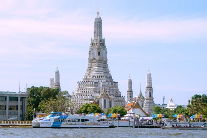 bangkok-chao-phraya-river-hop-on-hop-off-boat