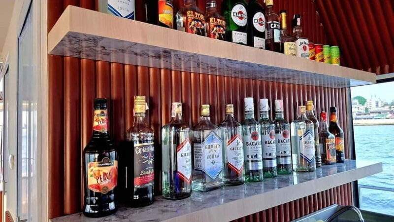 Bangkok : Chaophraya Booze Cruise  Drinks Onboard - Who Will Love This Experience?