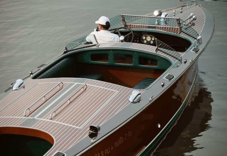 bangkok-chaophraya-river-private-hacker-craft-boat-cruise