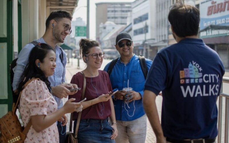 bangkok-chinatown-night-walking-tour-and-hop-on-hop-off-bus