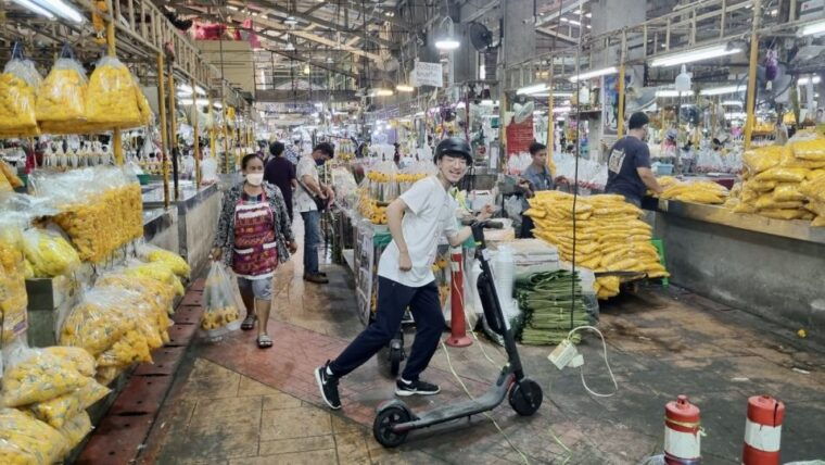 bangkok-city-highlights-electric-scooter-tour