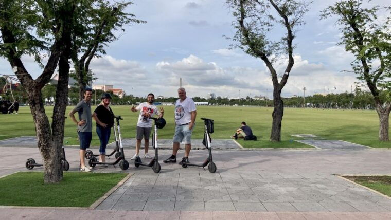 bangkok-city-highlights-electric-scooter-tour