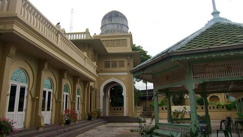 Bangkok: City & Muslim Landmark Tour with Halal Lunch - Key Points