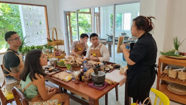 bangkok-cooking-class-tuk-tuk-ride-market-tour