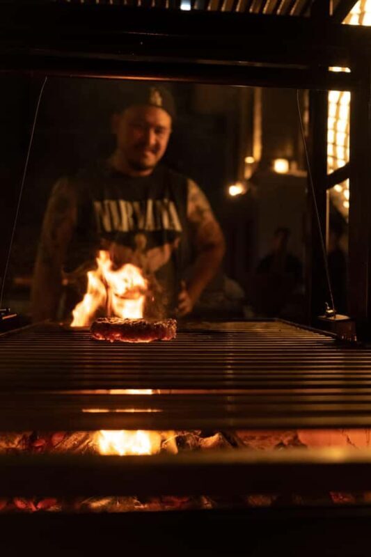 Bangkok: Craft Beer and Beef Brisket Tasting Event - Setting the Scene at Two Palms Taproom