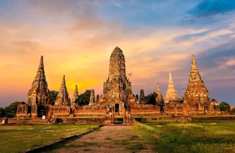 Bangkok: Damnoen Saduak and Ayutthaya Private Day Trip - Key Points