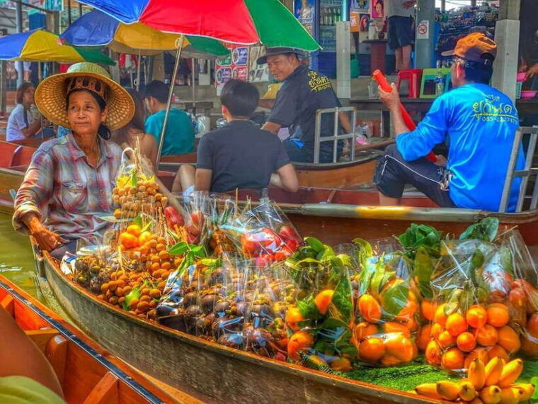 bangkok-damnoen-saduak-and-mae-klong-train-markets