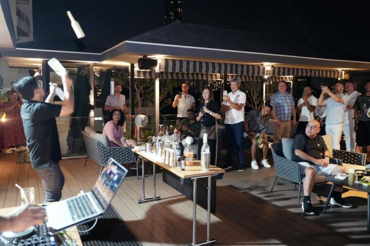bangkok-dark-waters-rooftop-bar-at-ten-six-hundred